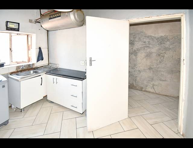 5 BEDROOM APARTMENT FOR SALE IN HIGHLANDS NORTH
